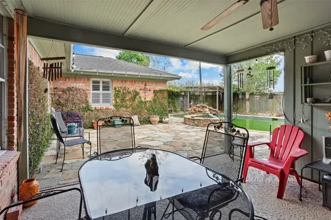 102 Parliament Drive Houston TX 77034
