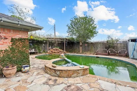 102 Parliament Drive Houston TX 77034