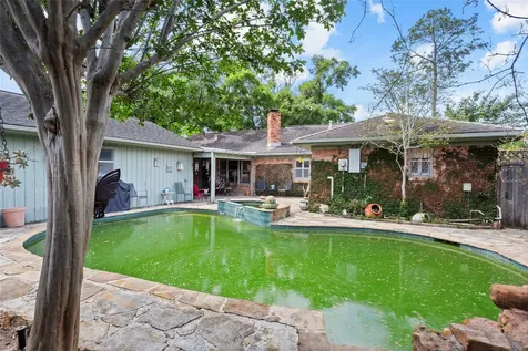 102 Parliament Drive Houston TX 77034