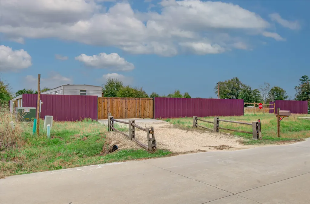 663 Road 5252 Cleveland TX 77327