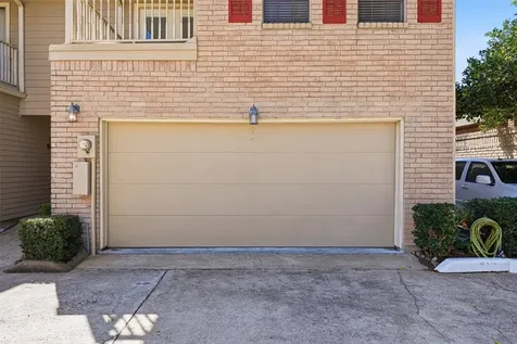 7350 Kirby Drive 18 Houston TX 77030