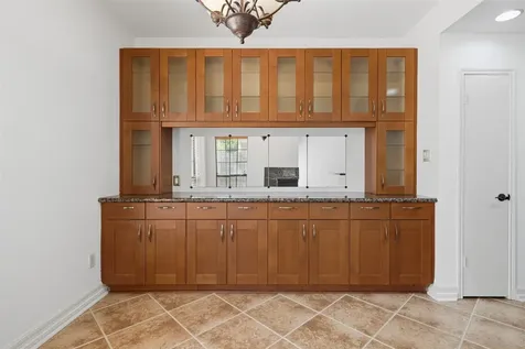 7350 Kirby Drive 18 Houston TX 77030
