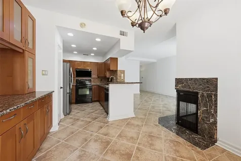 7350 Kirby Drive 18 Houston TX 77030