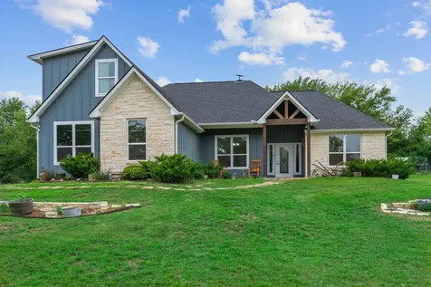 10856 Whispering Oaks Drive Hearne TX 77859