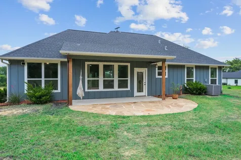 10856 Whispering Oaks Drive Hearne TX 77859
