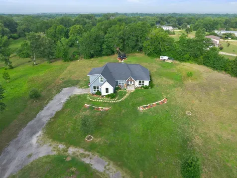 10856 Whispering Oaks Drive Hearne TX 77859