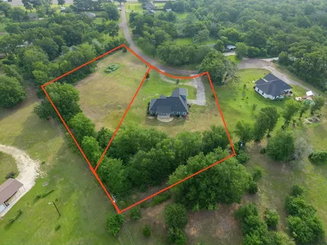 10856 Whispering Oaks Drive Hearne TX 77859