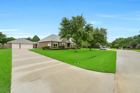 205 Trail Bend Lane Friendswood TX 77546