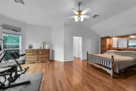 205 Trail Bend Lane Friendswood TX 77546