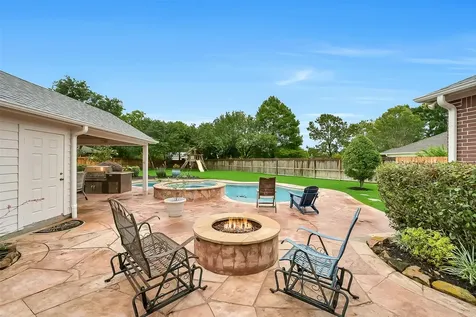 205 Trail Bend Lane Friendswood TX 77546