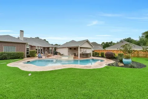 205 Trail Bend Lane Friendswood TX 77546