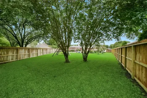 205 Trail Bend Lane Friendswood TX 77546