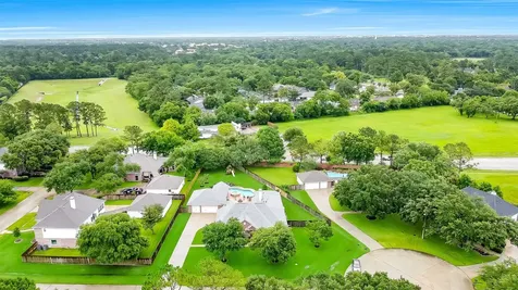 205 Trail Bend Lane Friendswood TX 77546