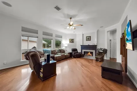 205 Trail Bend Lane Friendswood TX 77546