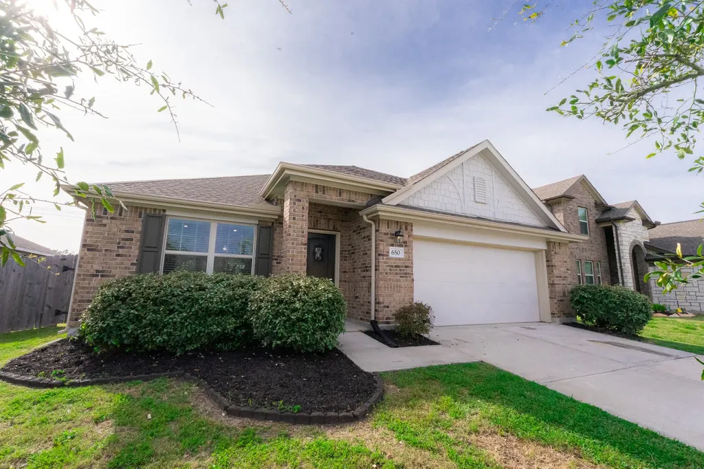 650 Harbor Colony Lane La Marque TX 77568