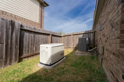 650 Harbor Colony Lane La Marque TX 77568