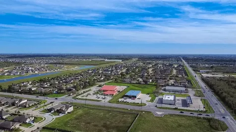 650 Harbor Colony Lane La Marque TX 77568