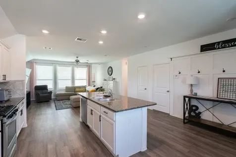 650 Harbor Colony Lane La Marque TX 77568