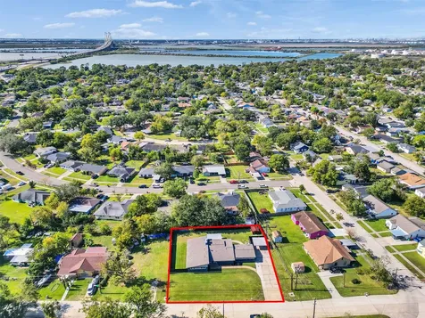 2011 Durrain Ferry Road Baytown TX 77520