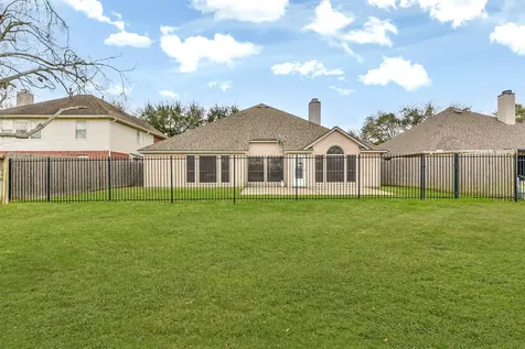 153 Greenridge Circle League City TX 77573