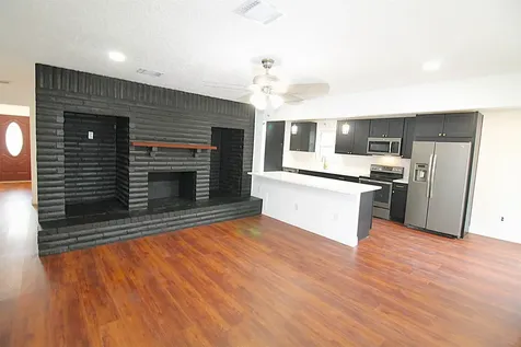16907 David Glen Drive Friendswood TX 77546