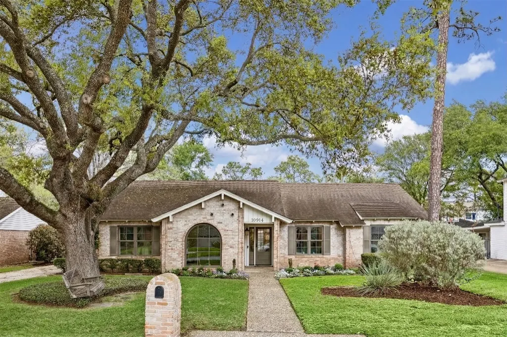 10914 Tupper Lake Drive Houston TX 77042