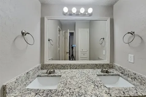12311 Oak Park Drive Houston TX 77070