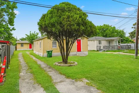 10001 Lucore Street Back Houston TX 77017