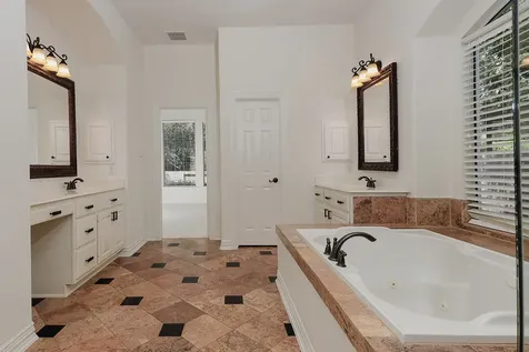 122 Lansdowne The Woodlands TX 77382