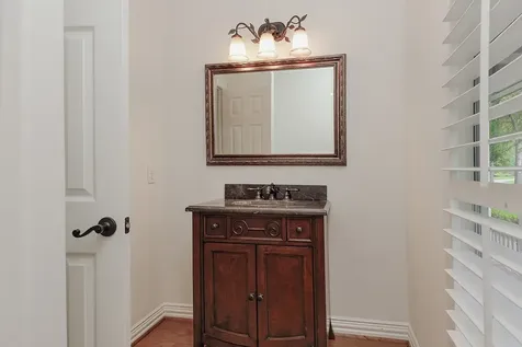 122 Lansdowne The Woodlands TX 77382