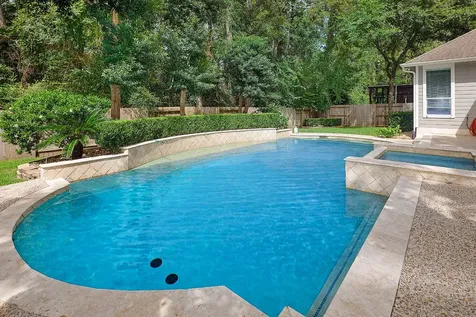 122 Lansdowne The Woodlands TX 77382