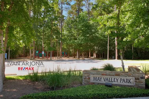 122 Lansdowne The Woodlands TX 77382
