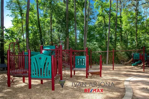 122 Lansdowne The Woodlands TX 77382