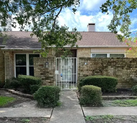 10909 Glenwolde Drive 909 Houston TX 77099