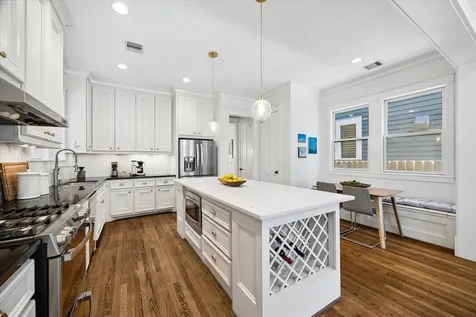 638 W 17th Street Houston TX 77008