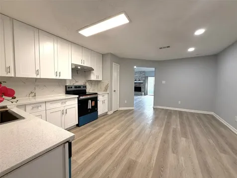8322 Sandy Glen Lane Houston TX 77071