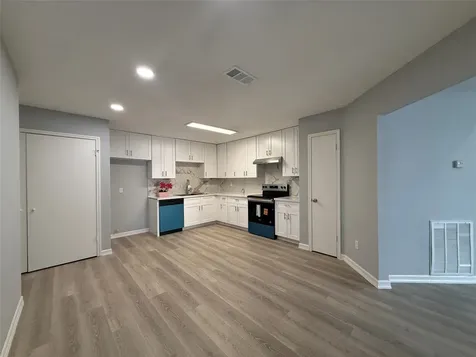 8322 Sandy Glen Lane Houston TX 77071