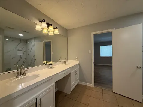 8322 Sandy Glen Lane Houston TX 77071