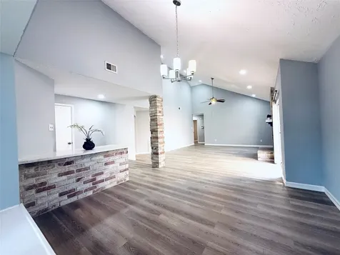 8322 Sandy Glen Lane Houston TX 77071
