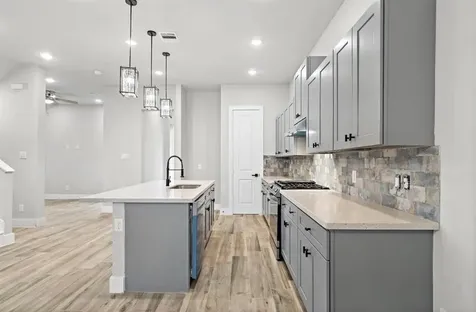 230 W 28th Street A Houston TX 77008