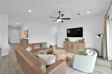 972 Terlingua Creek Drive Conroe TX 77304