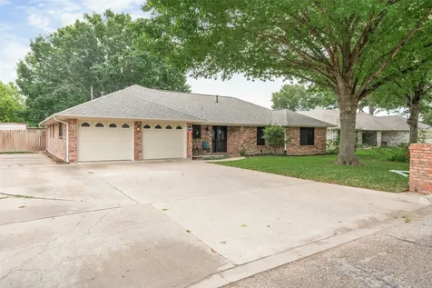 9 Beaver Loop Temple TX 76502