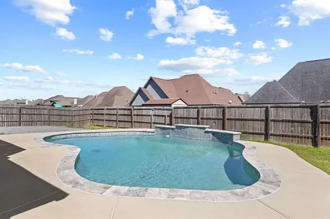 1350 Miss Kyndall Lumberton TX 77657