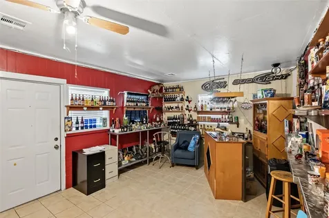 411 N Commerce Street Madisonville TX 77864