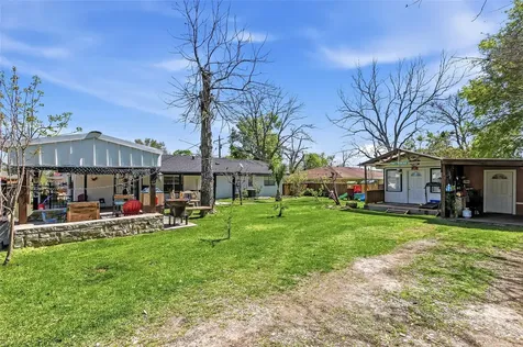 411 N Commerce Street Madisonville TX 77864