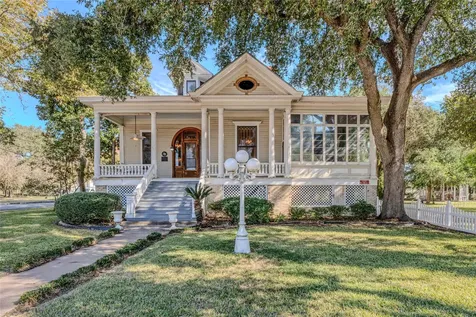 524 Saint Peter Street Gonzales TX 78629