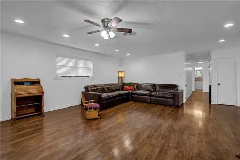 112 County Road 152 Bay City TX 77414