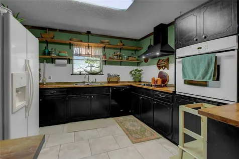 112 County Road 152 Bay City TX 77414