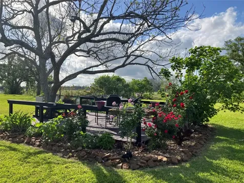 112 County Road 152 Bay City TX 77414