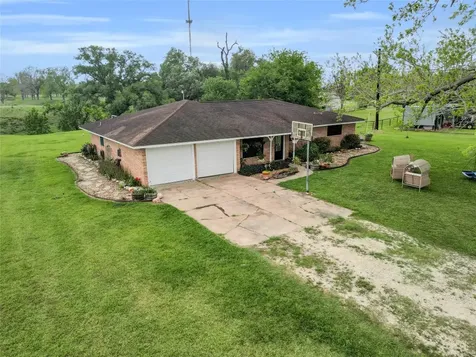 112 County Road 152 Bay City TX 77414